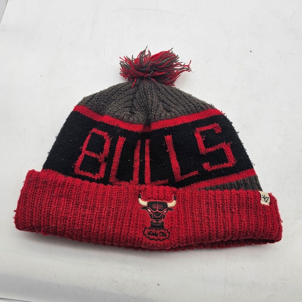Chicago Bulls Hat Beanie Mens One Size Red Black NBA Basketball Pom 47 Brand